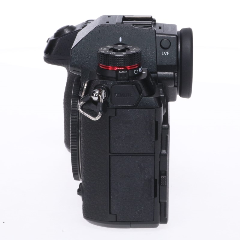 LUMIX DC-S1