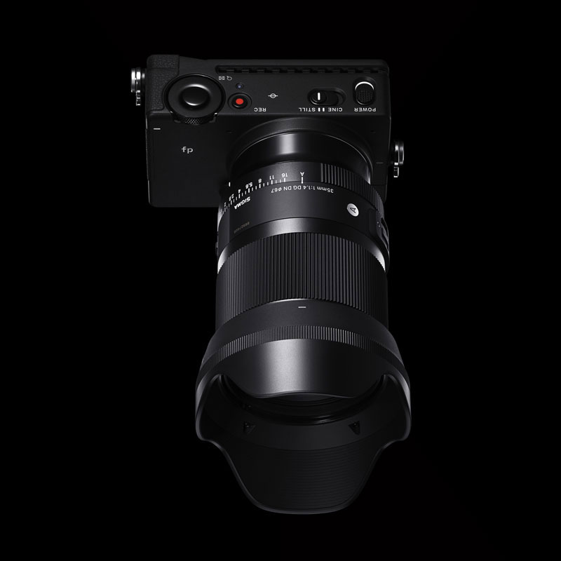 輝く高品質な SIGMA 35mm F1.4 DG DN ソニーEマウント用 デジタルカメラ