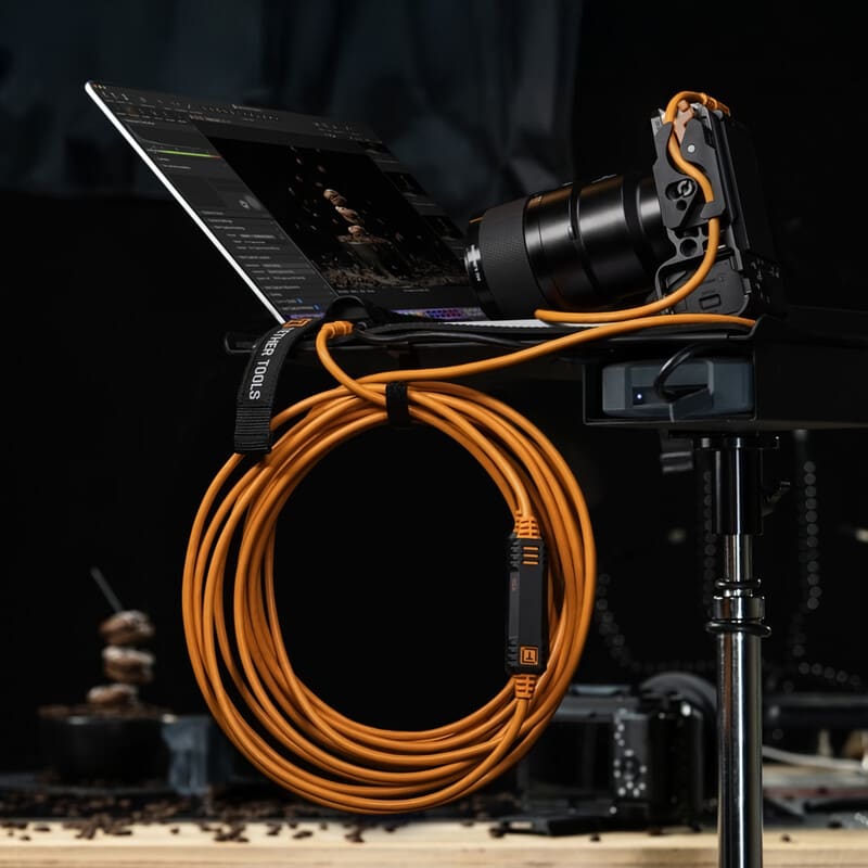 テザープロ オプティマ 10G USB-C ケーブル ライトアングル(4.6m) オレンジ CUC15RTG2-ORG