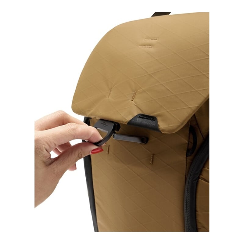 エブリデイ バックパック 20L コヨーテ BEDB-20-CY-3