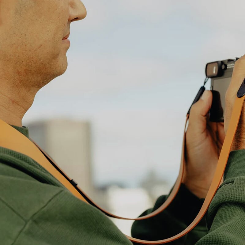 フォーム レザー カメラストラップ ロング アンバー LRS-L-AM-1