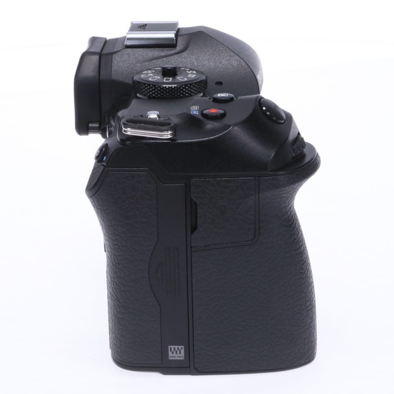 【外観特上級】OM SYSTEM/オリンパス OM-1 ボディー ブラック OM SYSTEM OM-1実写レビュー。伝統と進化を兼ね備えた「OM
