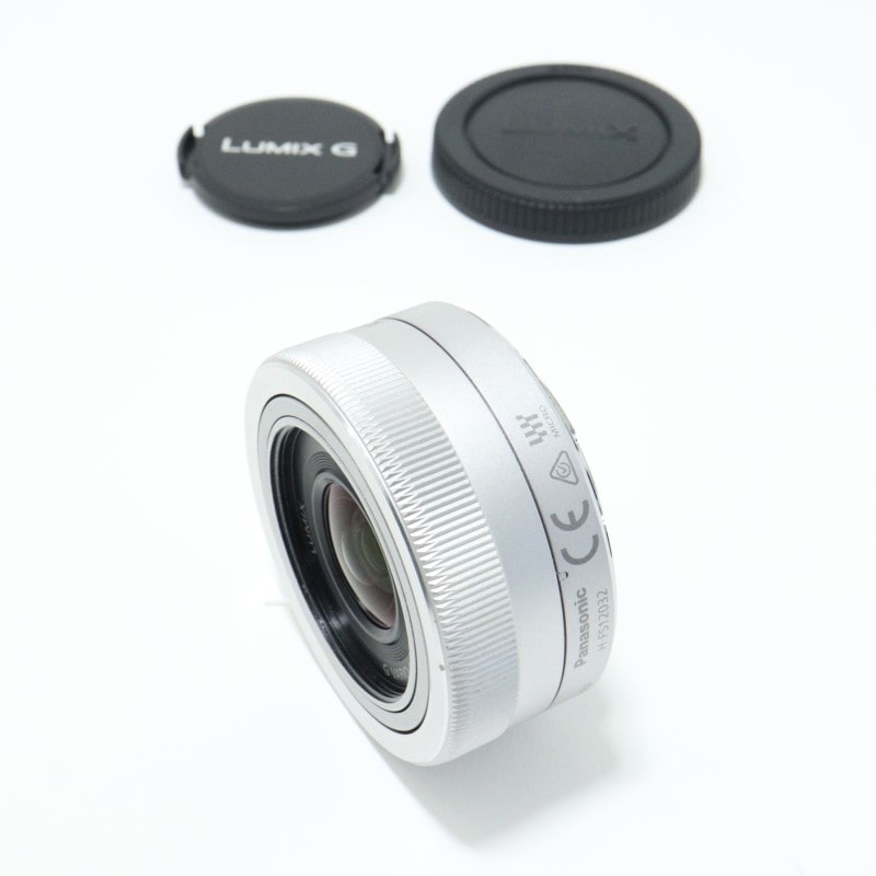 Panasonic (パナソニック) LUMIX G VARIO 12-32mm/F3.5-5.6 ASPH./MEGA O.I.S.  シルバー｜ミラーレス用レンズ (Mirrorless Lenses)｜中古｜フジヤカメラネットショップ