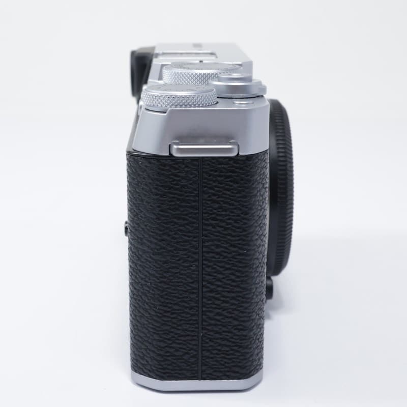 富士フイルム FUJIFILM X-E4 ボディ シルバー AB-ランク 中古｜フジヤ