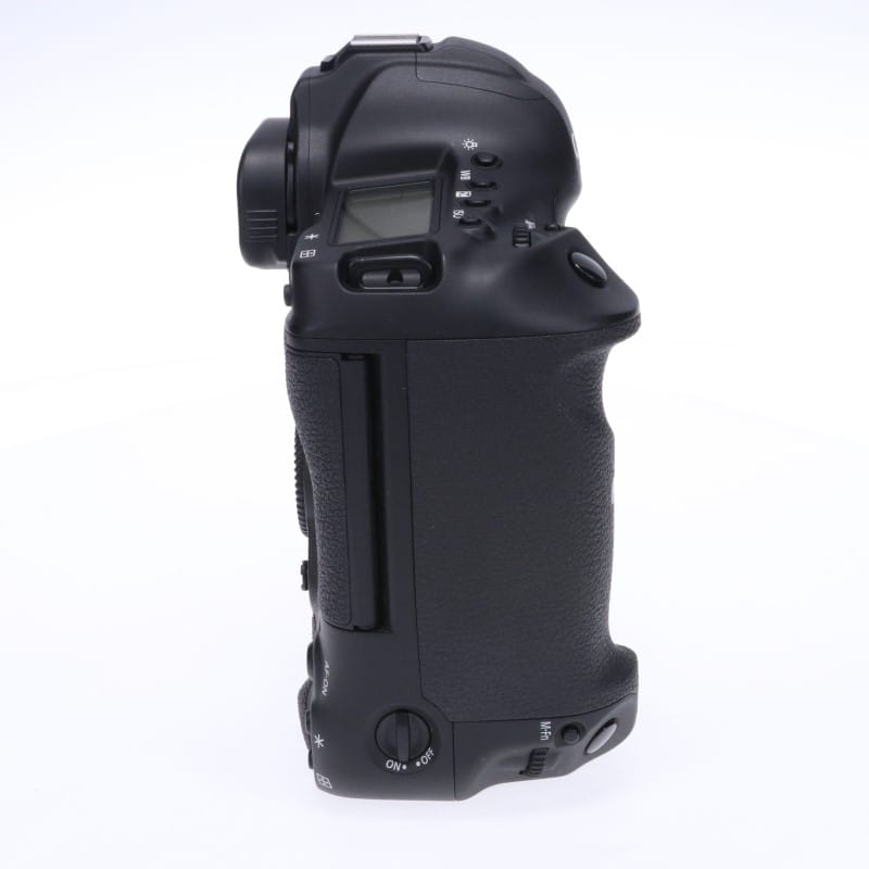 EOS-1D X Mark III ボディー