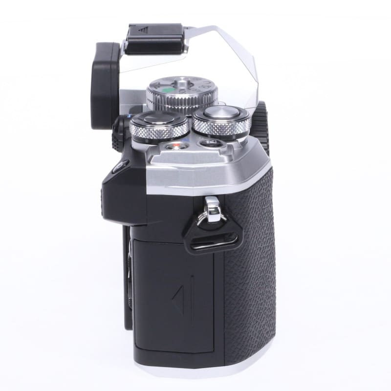 OM SYSTEM OM-5 ボディー シルバー