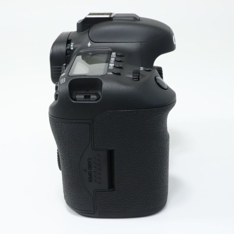 EOS 7D Mark II ボディー