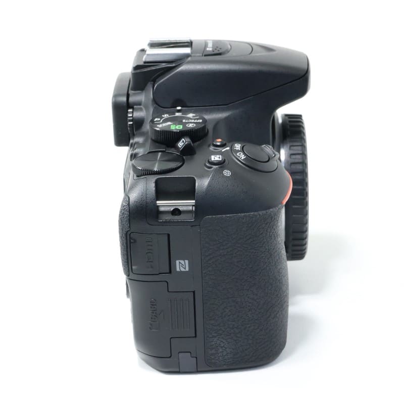 D5600 ボディ