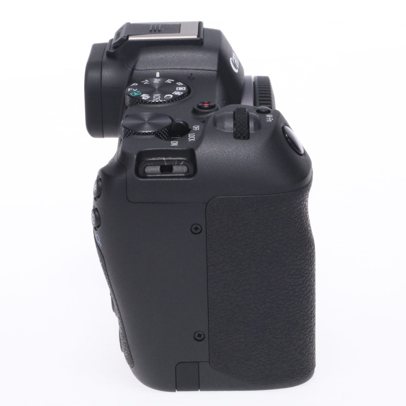 EOS R8