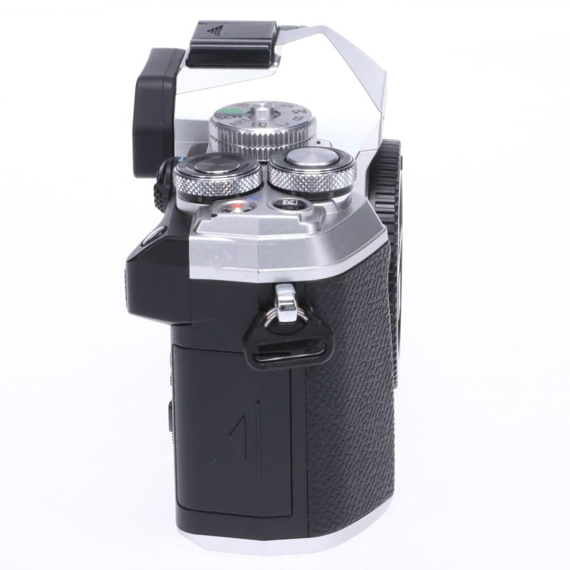 OM SYSTEM OM-5 ボディー シルバー