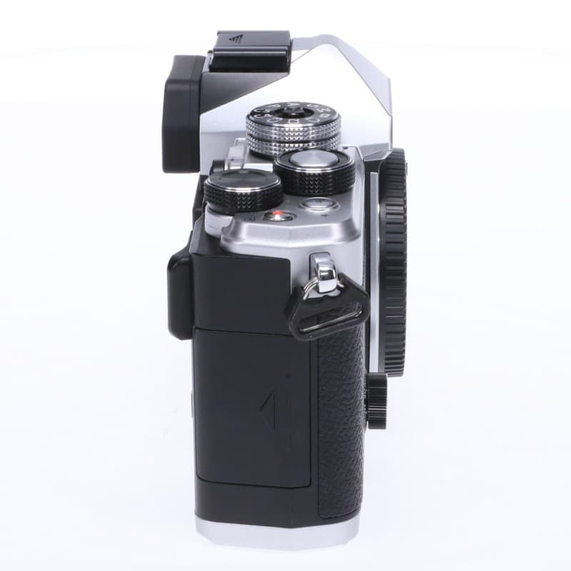 OM SYSTEM OM-3 ボディー シルバー