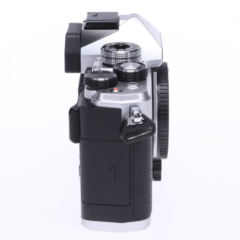 OM SYSTEM OM-3 ボディー シルバー