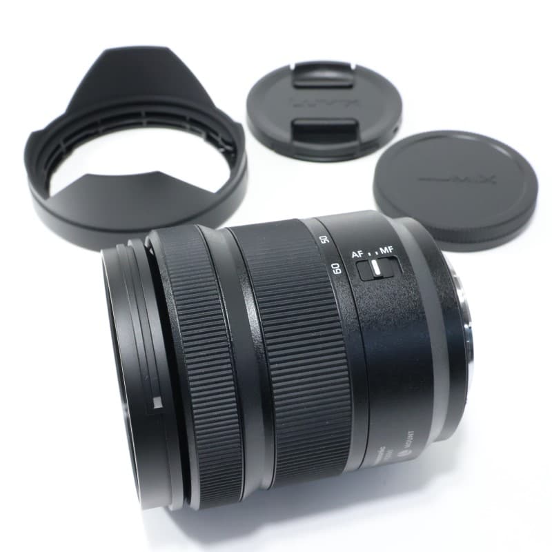 LUMIX S 20-60mm F3.5-5.6 S-R2060