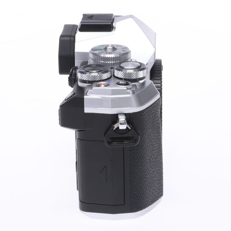 OM SYSTEM OM-5 ボディー シルバー