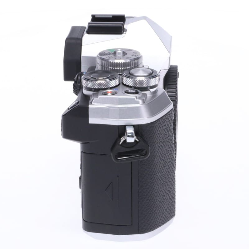 OM SYSTEM OM-5 ボディー シルバー