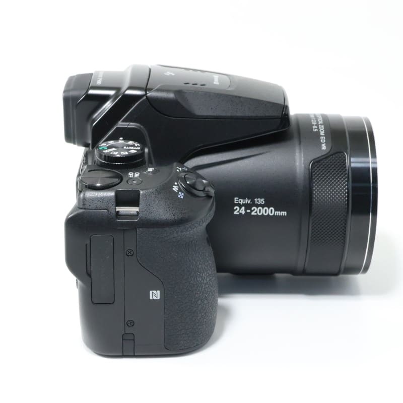COOLPIX P900