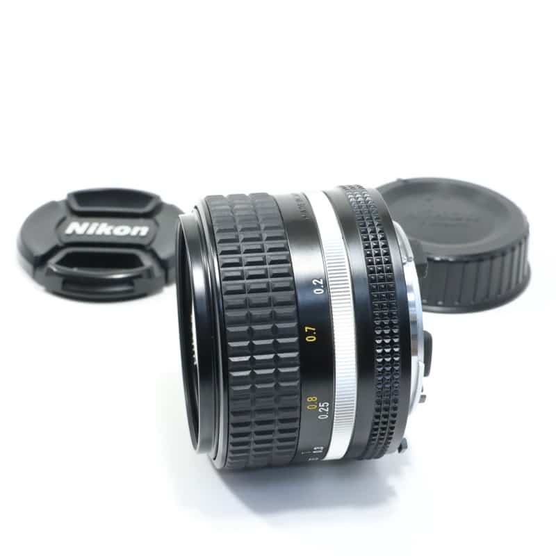 AI Nikkor 28mm f/2.8S