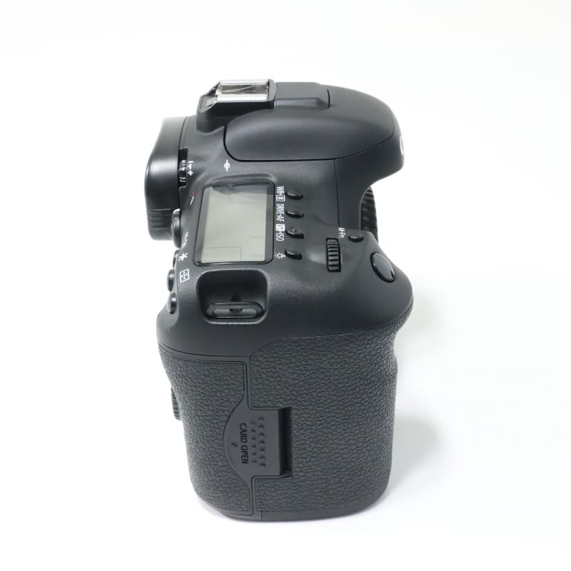 EOS 7D Mark II ボディー