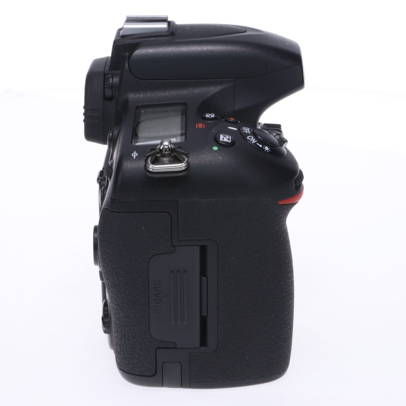 D750
