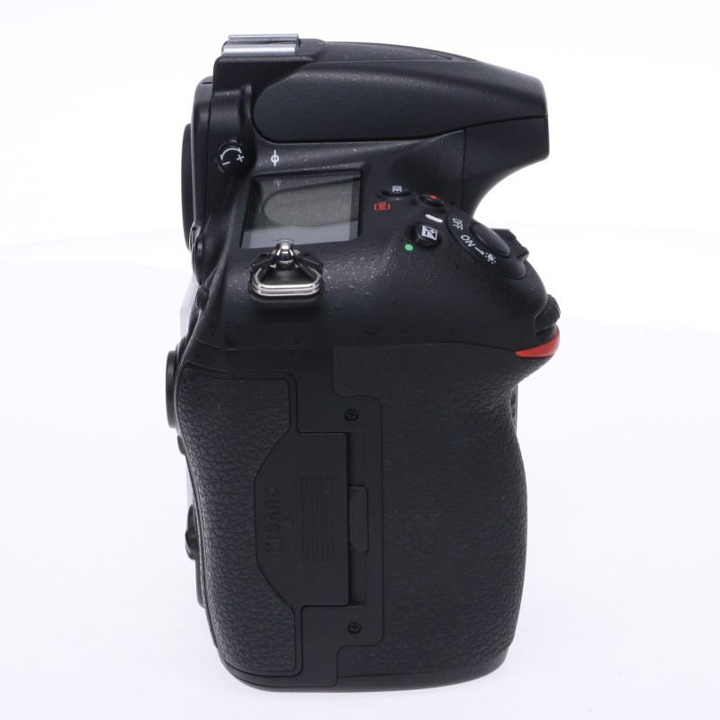 D810