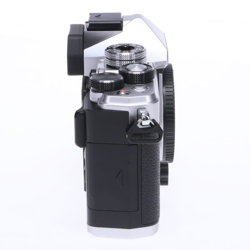 OM SYSTEM OM-3 ボディー シルバー