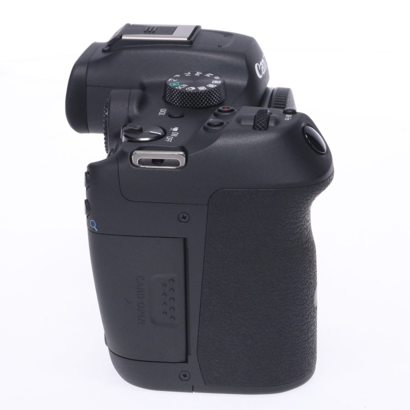 EOS R7