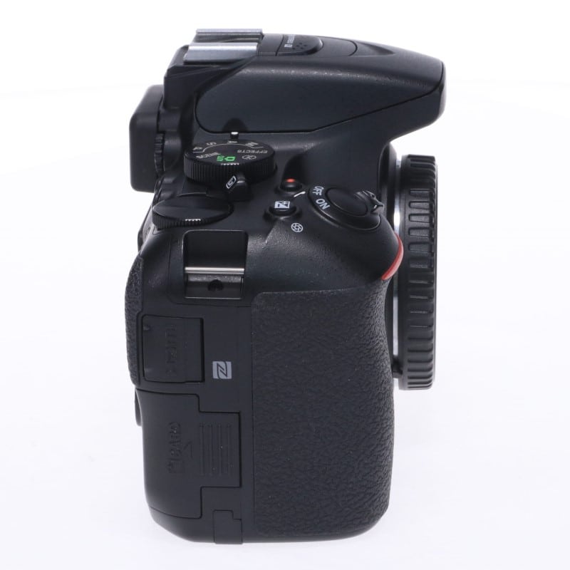 D5600 ボディ