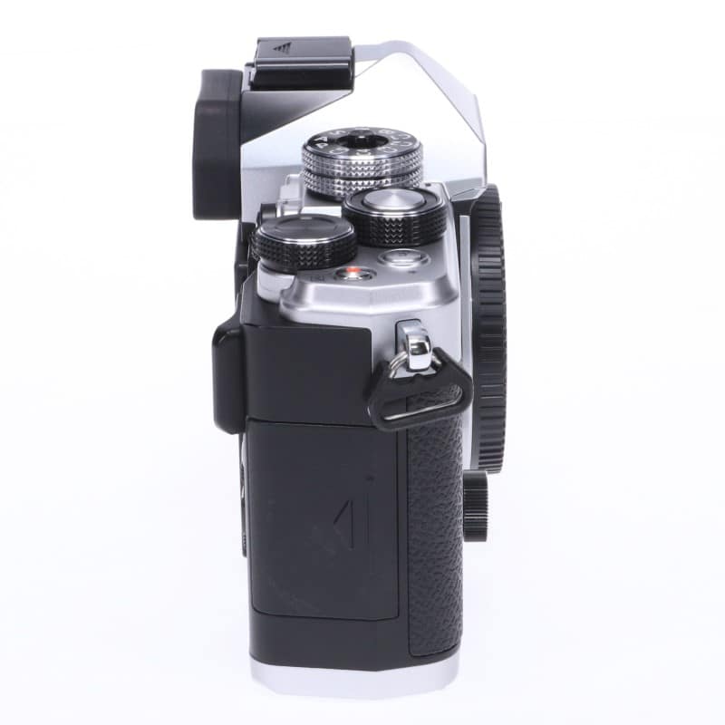 OM SYSTEM OM-3 ボディー シルバー