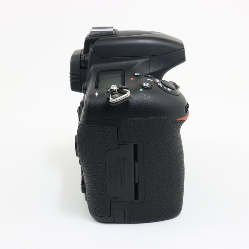 D750