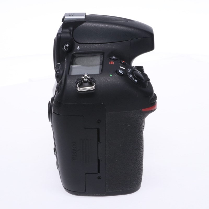 D800