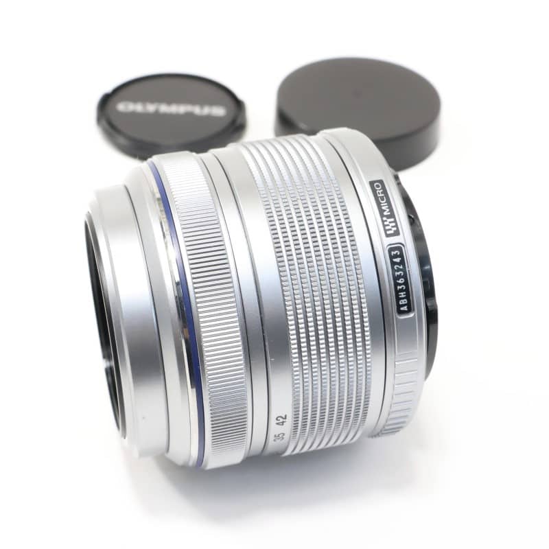 OLYMPUS M.ZUIKO DIGITAL 14-42mm Ⅱ R シルバー Amazon.co.jp: Olympus M.ZUIKO DIGITAL 14-42mm 1:3.5-5.6 II R