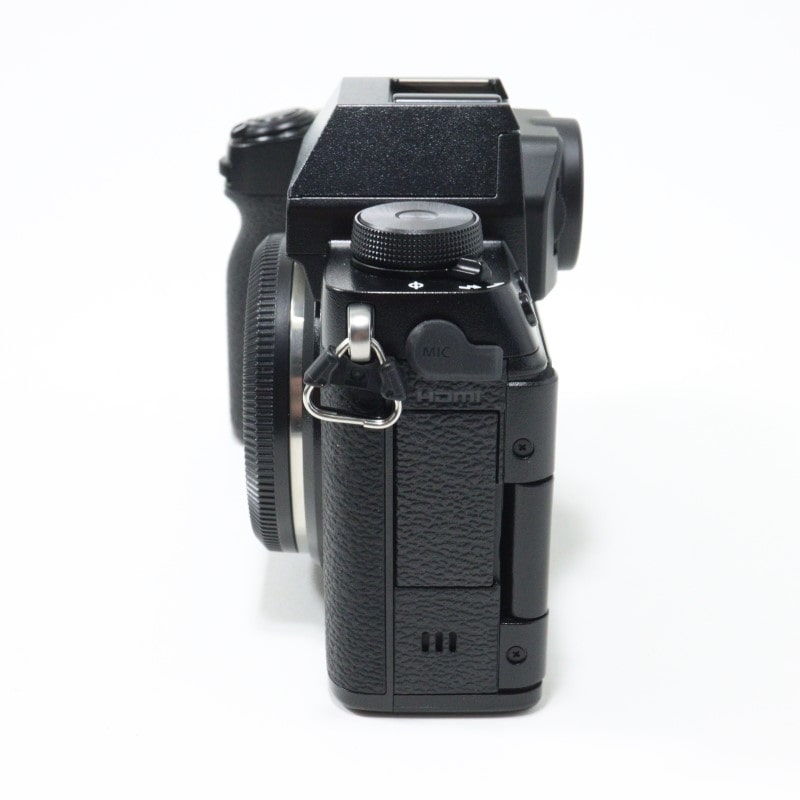 FUJIFILM X-S10