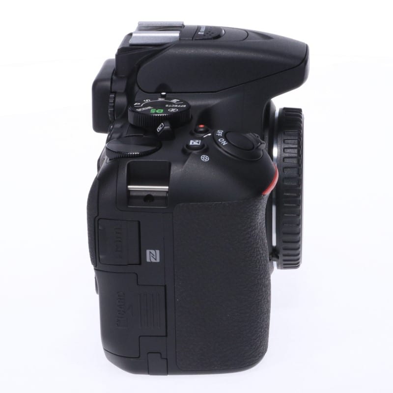 D5600 ボディ