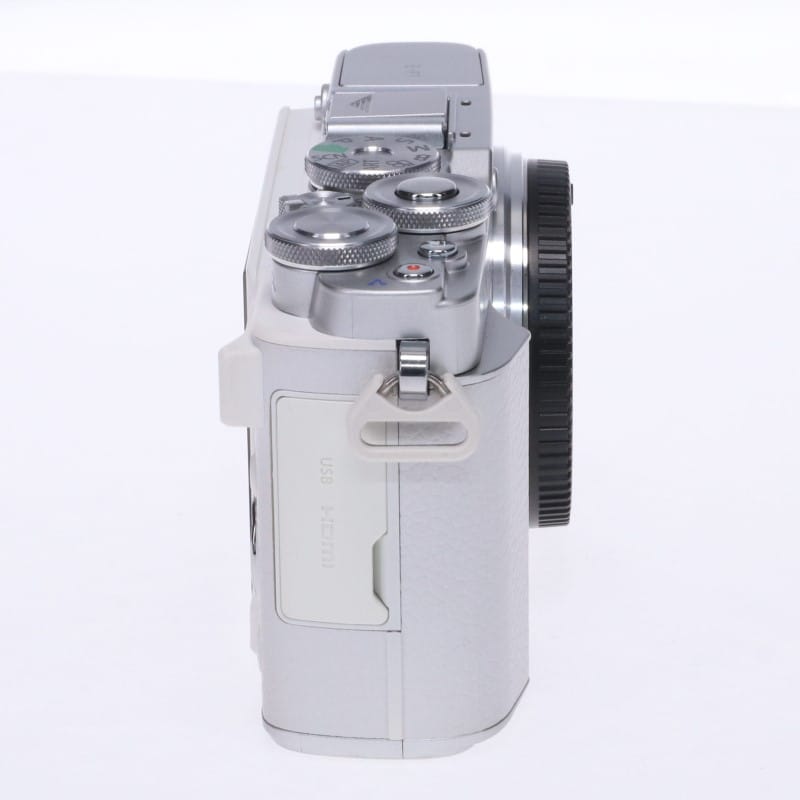 OLYMPUS PEN E-P7 ボディー ホワイト
