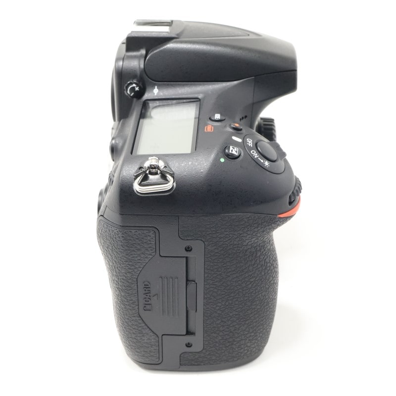 D810