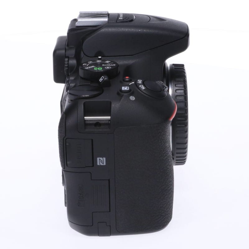 D5600 ボディ