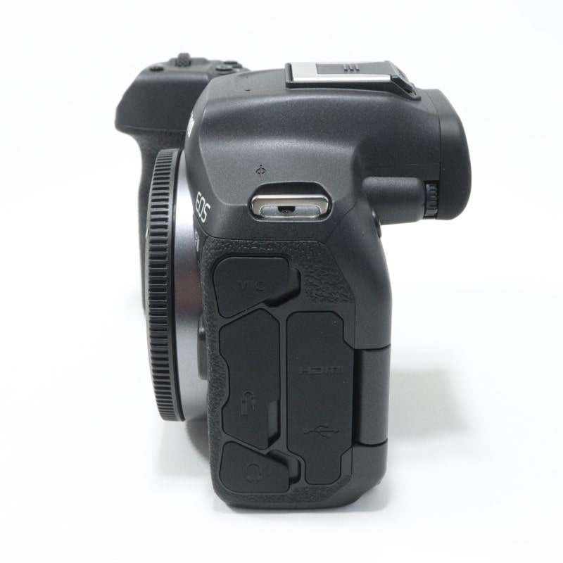 EOS R7