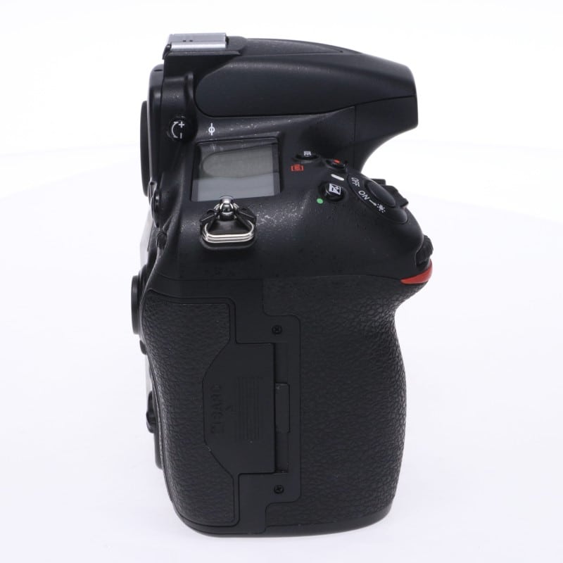 D810