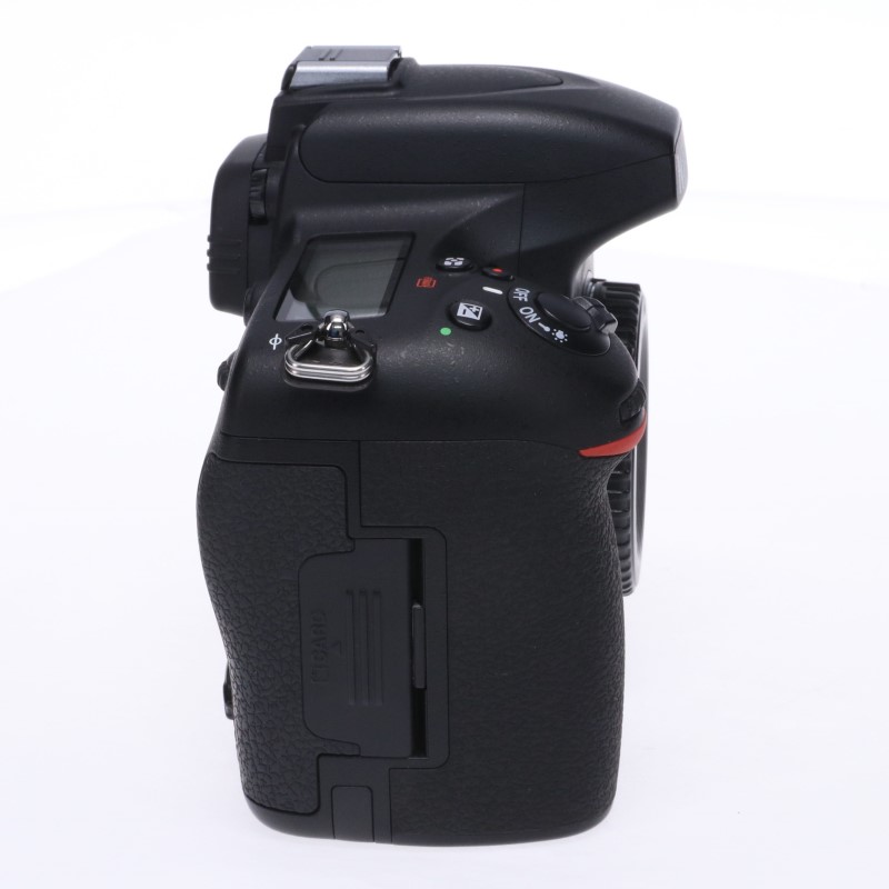 D750