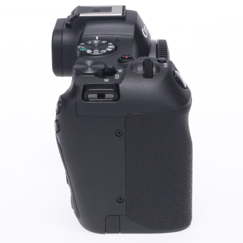 EOS R8