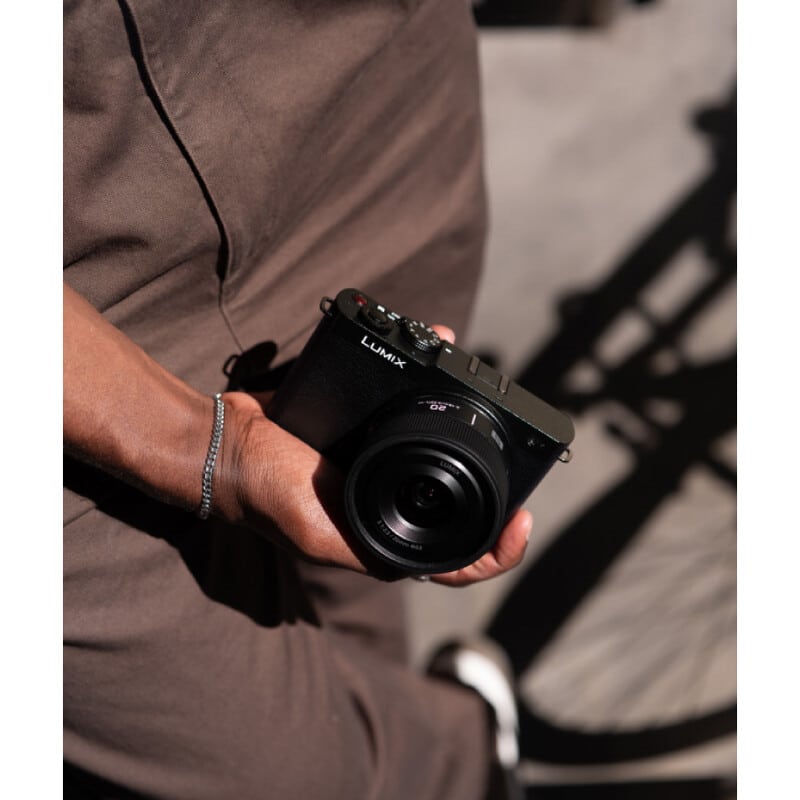 Panasonic LUMIX S 20mm F2.5 ブラック S-S20-K 新品｜フジヤカメラ
