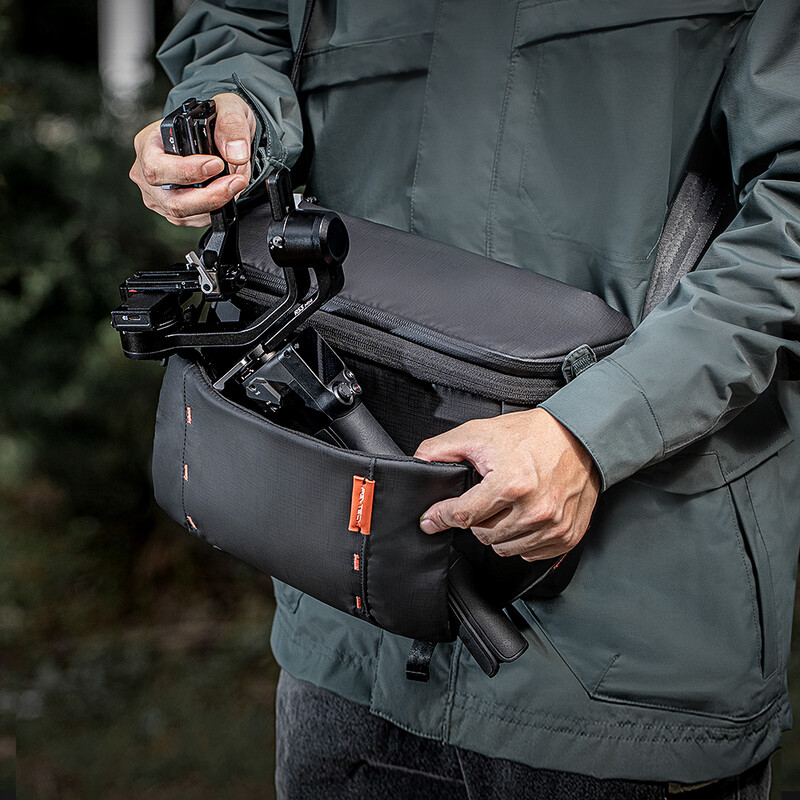 OneMo スリングバッグ 7L (スペースブラック) P-CB-160