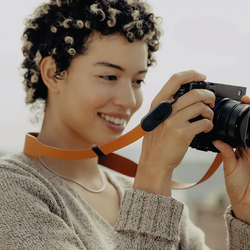 フォーム レザー カメラストラップ ショート アンバー LRS-S-AM-1