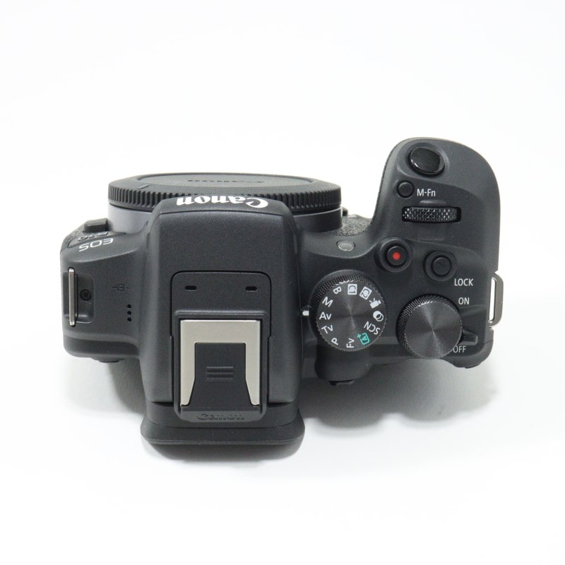 EOS R10