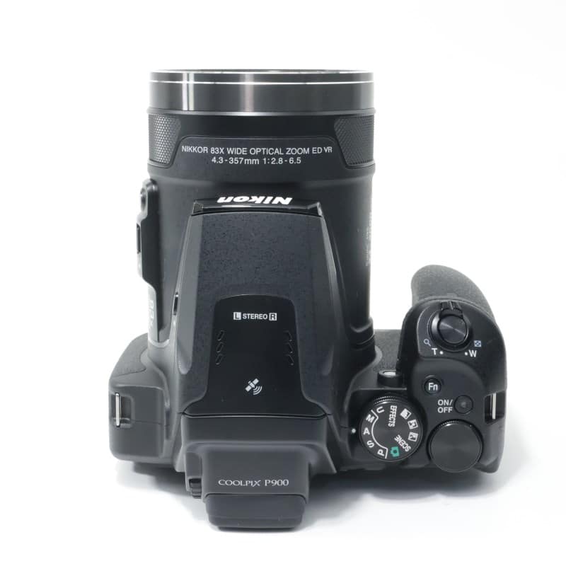 COOLPIX P900