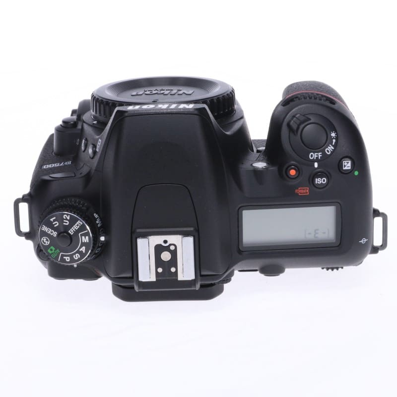 D7500 ボディ