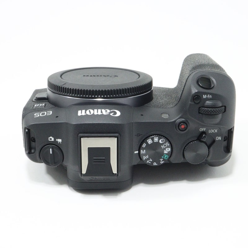EOS R8