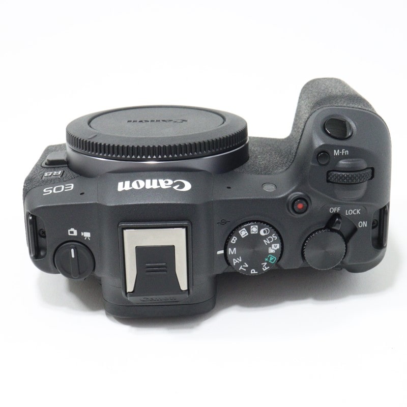 EOS R8