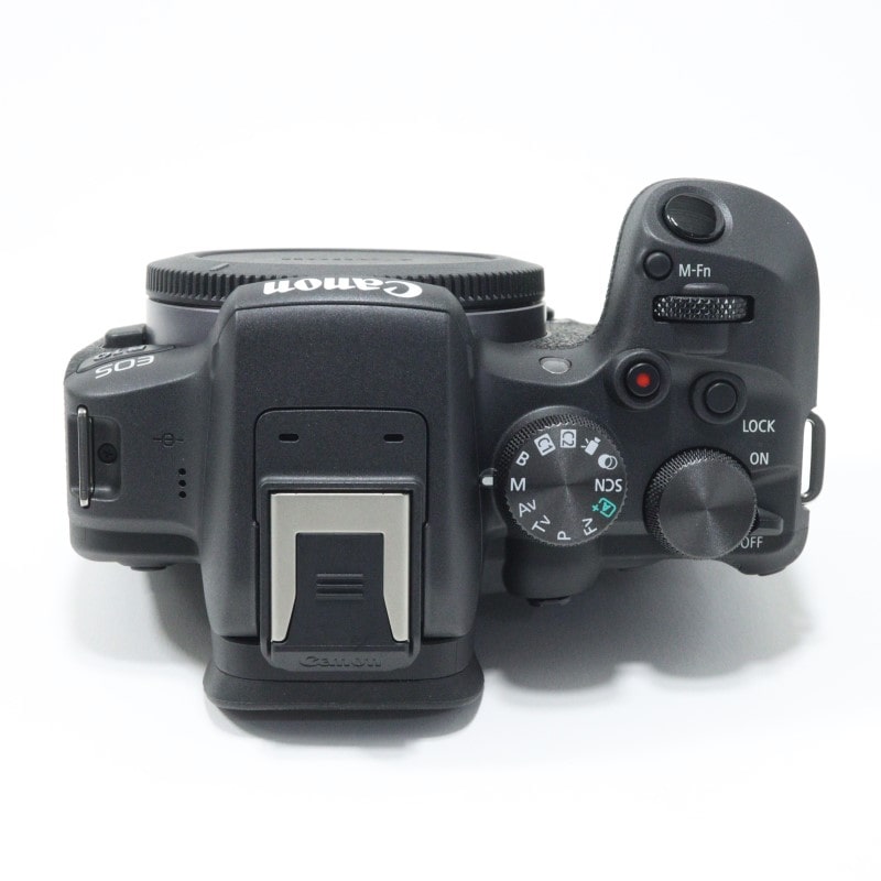EOS R10