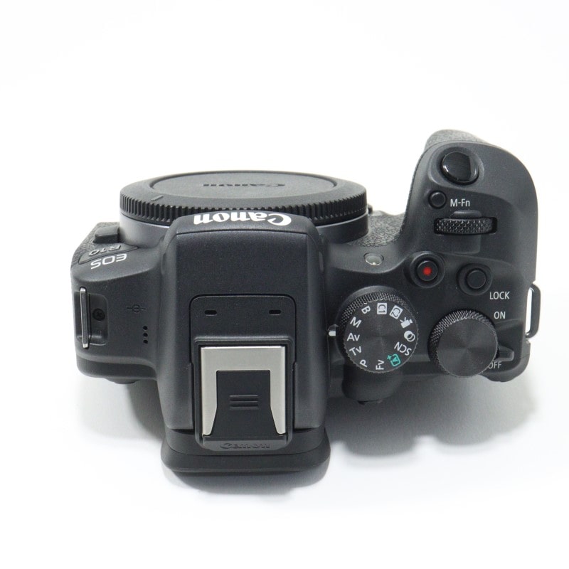 EOS R10